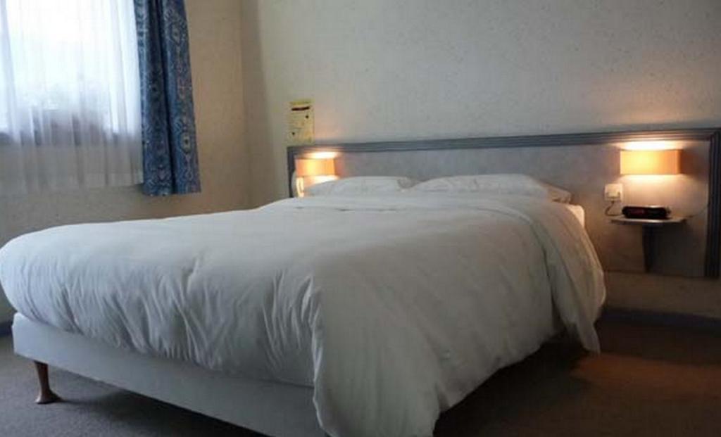 Hotel Le Chatelain Faulquemont Rum bild